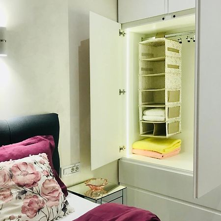 Апартаменти LIRRA LUXE Modern&Cozy in the Downtown, БЕЛЫЙ КАРТОН Белград Екстер'єр фото