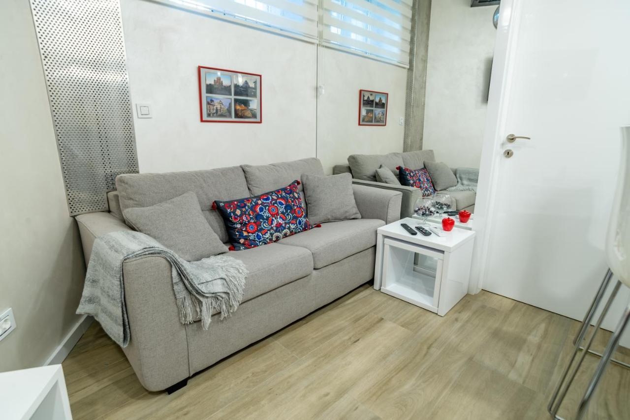 Апартаменти LIRRA LUXE Modern&Cozy in the Downtown, БЕЛЫЙ КАРТОН Белград Екстер'єр фото
