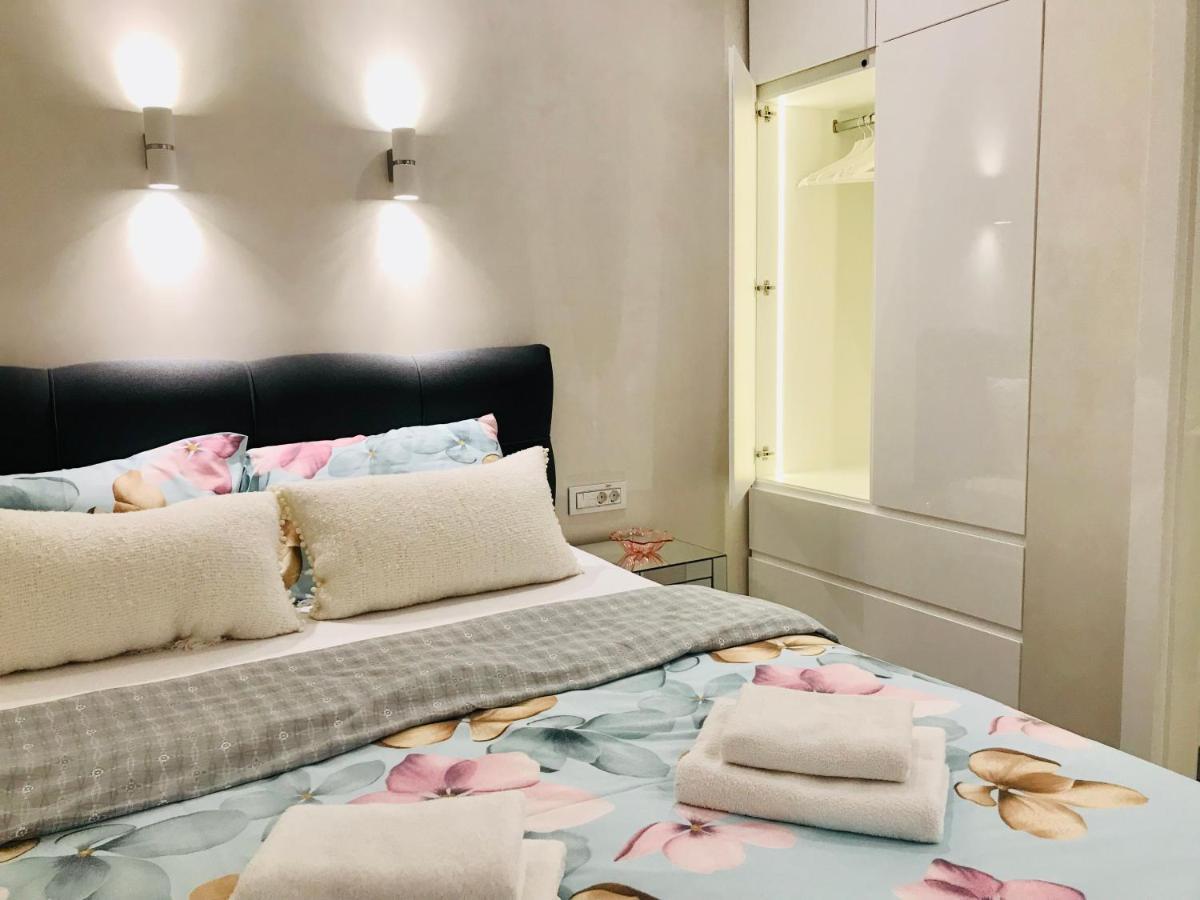 Апартаменти LIRRA LUXE Modern&Cozy in the Downtown, БЕЛЫЙ КАРТОН Белград Екстер'єр фото